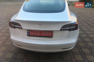 Седан Tesla Model 3 2023 в 