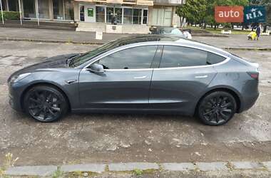 Седан Tesla Model 3 2019 в 