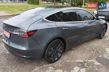 Седан Tesla Model 3 2019 в 