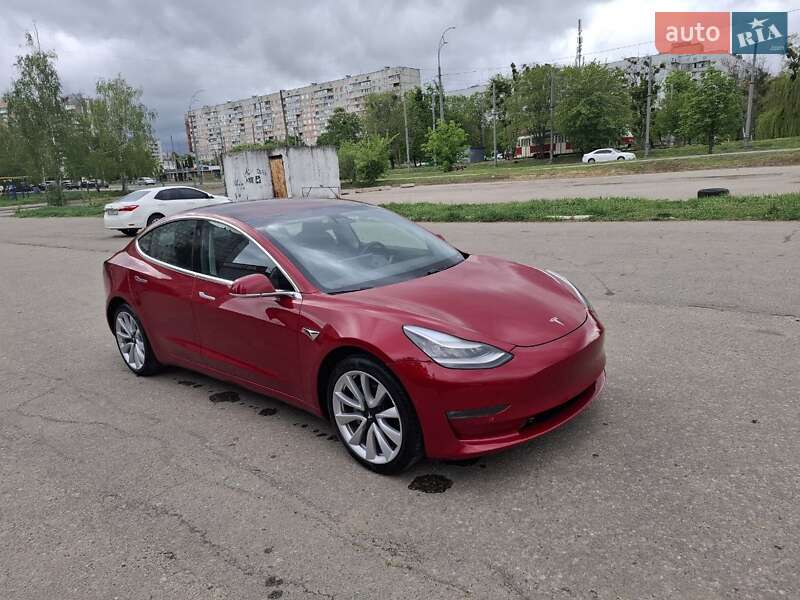 Седан Tesla Model 3 2018 в Харькове