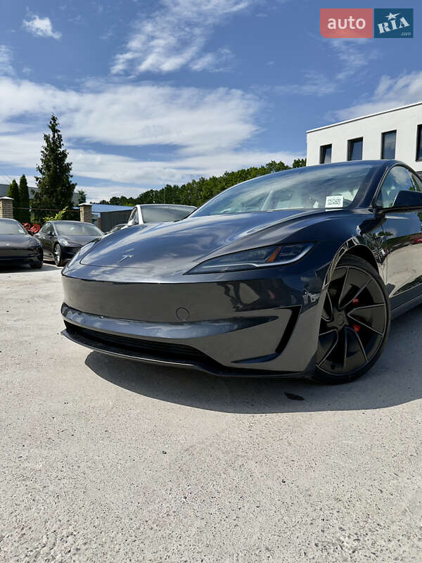 Седан Tesla Model 3 2024 в Виннице