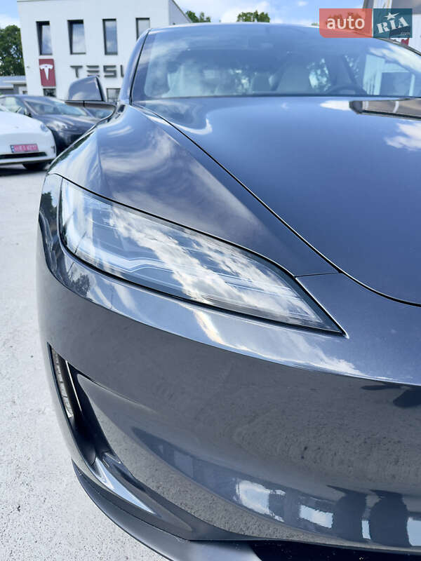 Седан Tesla Model 3 2024 в Виннице