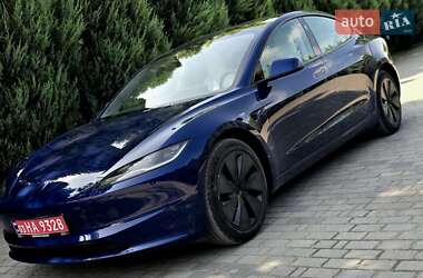 Седан Tesla Model 3 2024 в Самборе
