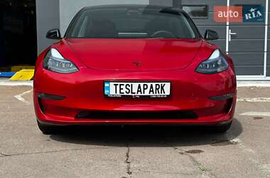 Седан Tesla Model 3 2023 в 