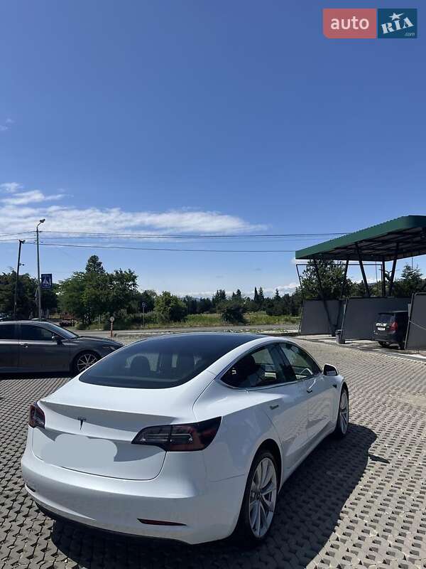Седан Tesla Model 3 2018 в Києві
