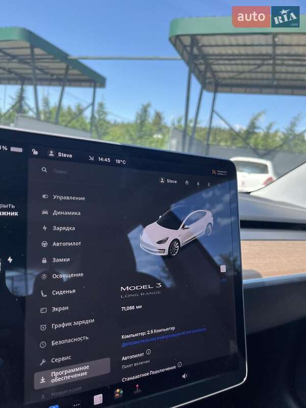 Седан Tesla Model 3 2018 в Києві