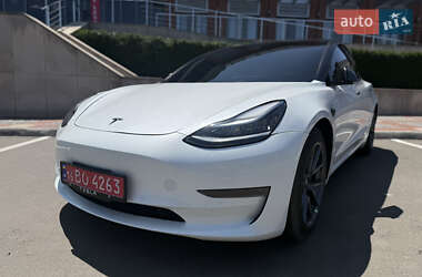Седан Tesla Model 3 2021 в 