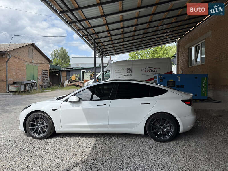 Седан Tesla Model 3 2018 в Виннице
