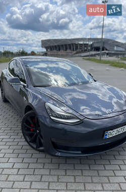 Седан Tesla Model 3 2020 в 