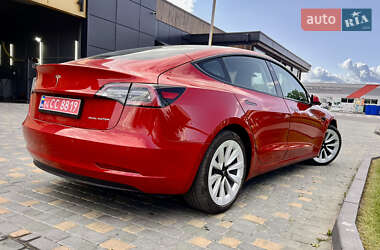 Седан Tesla Model 3 2021 в 