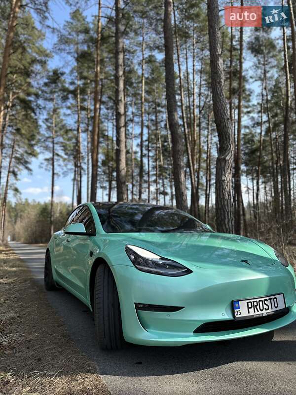 Седан Tesla Model 3 2018 в Вышгороде