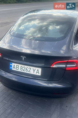 Седан Tesla Model 3 2021 в 