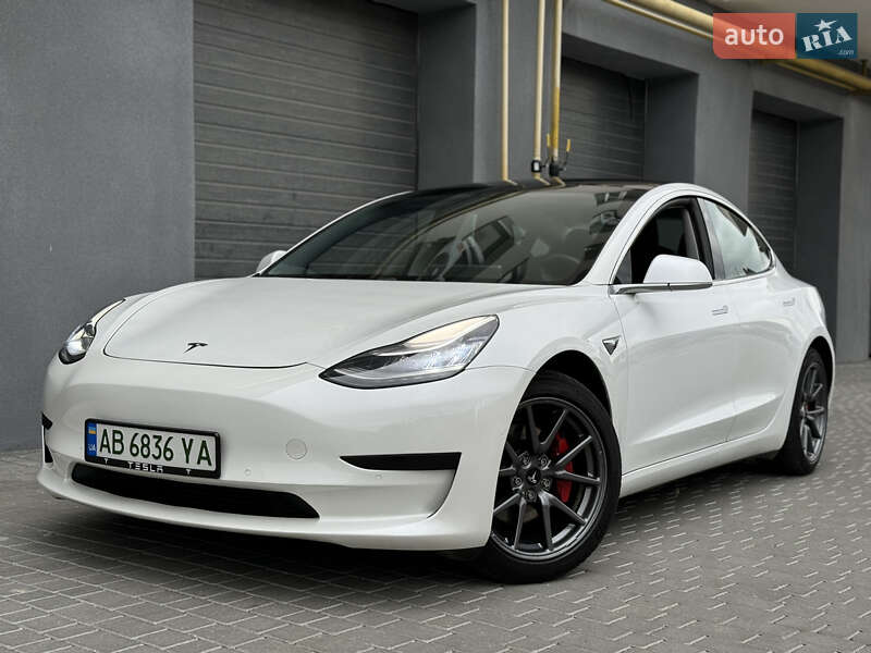 Седан Tesla Model 3 2020 в Виннице