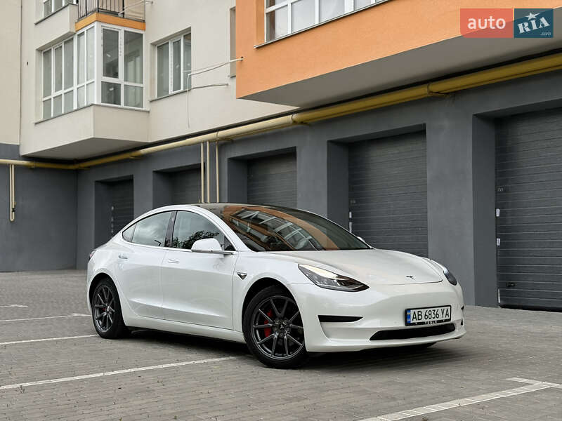 Седан Tesla Model 3 2020 в Виннице