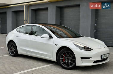 Седан Tesla Model 3 2020 в 
