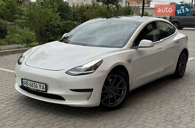 Седан Tesla Model 3 2020 в 