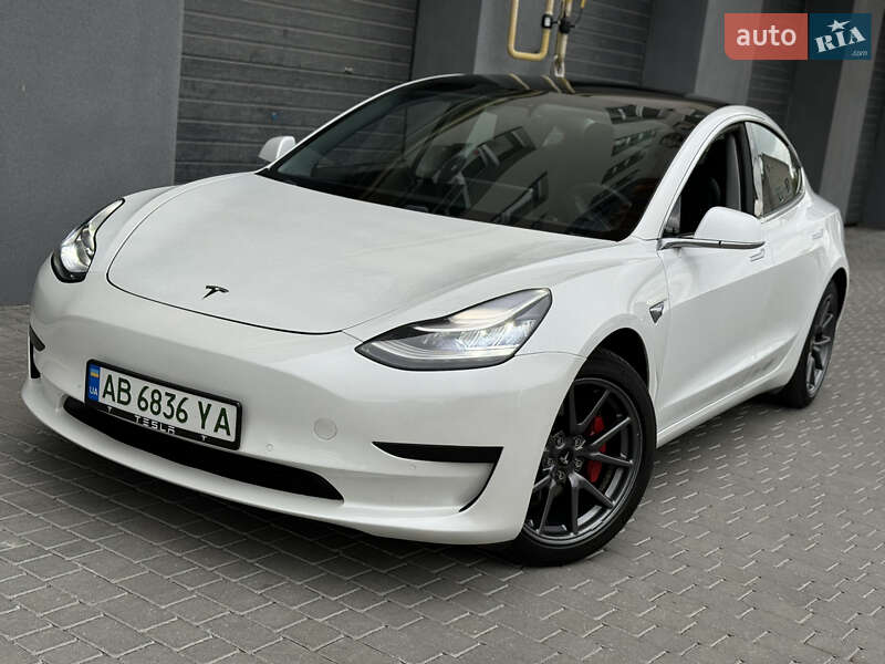 Седан Tesla Model 3 2020 в Виннице