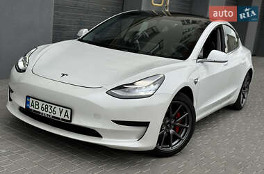 Седан Tesla Model 3 2020 в 