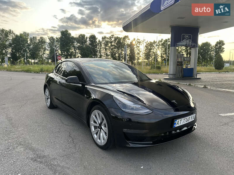 Tesla Model 3 2022