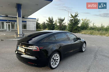 Седан Tesla Model 3 2022 в 