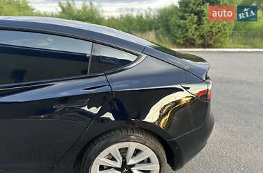 Седан Tesla Model 3 2022 в 