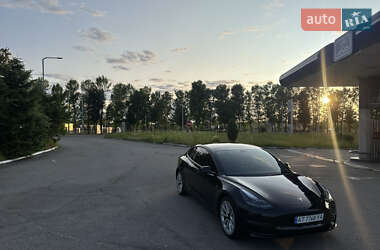 Седан Tesla Model 3 2022 в 
