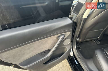 Седан Tesla Model 3 2022 в 