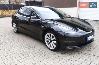 Седан Tesla Model 3 2019 в 
