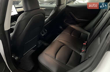 Седан Tesla Model 3 2023 в 