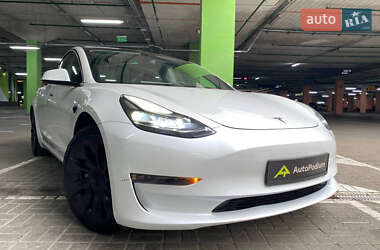 Седан Tesla Model 3 2023 в 