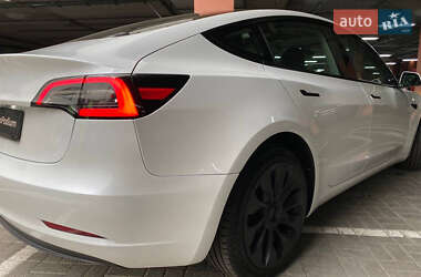Седан Tesla Model 3 2023 в 
