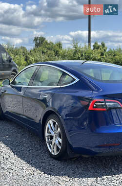 Седан Tesla Model 3 2020 в 