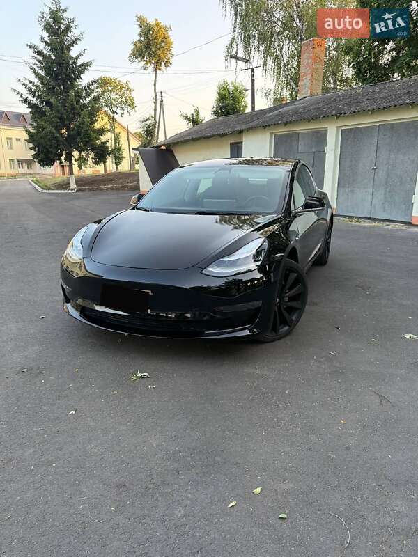 Седан Tesla Model 3 2018 в Виннице