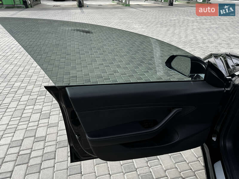 Седан Tesla Model 3 2019 в Кропивницькому
