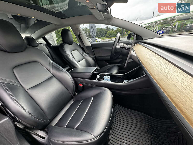 Седан Tesla Model 3 2019 в Кропивницькому