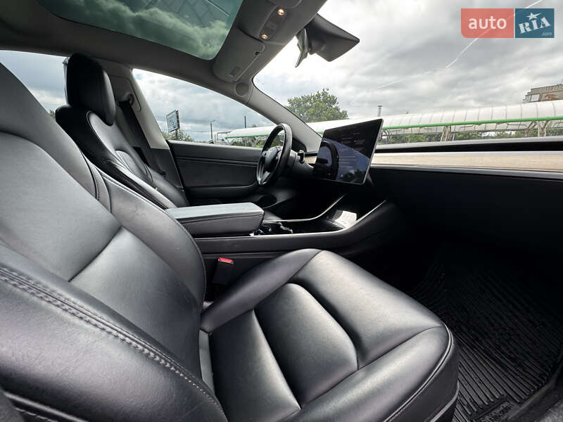 Седан Tesla Model 3 2019 в Кропивницькому