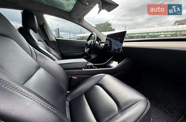 Седан Tesla Model 3 2019 в 