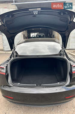 Седан Tesla Model 3 2019 в 