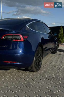 Седан Tesla Model 3 2020 в 