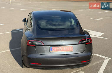 Седан Tesla Model 3 2019 в 