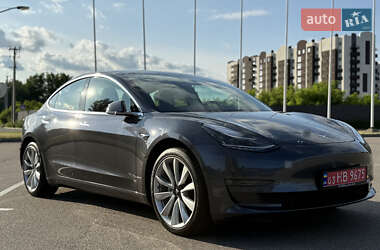 Седан Tesla Model 3 2019 в 