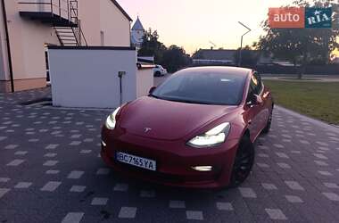 Седан Tesla Model 3 2021 в 