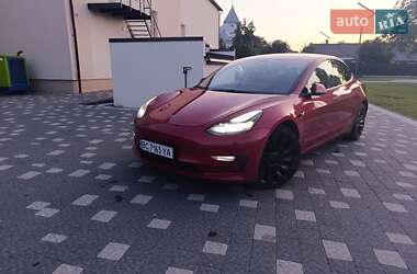 Седан Tesla Model 3 2021 в 