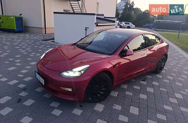 Седан Tesla Model 3 2021 в 