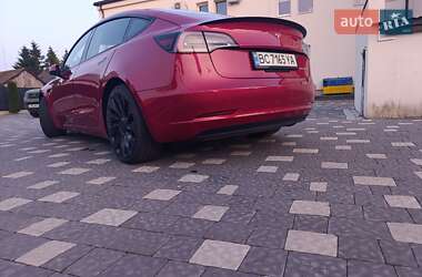 Седан Tesla Model 3 2021 в 
