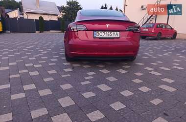 Седан Tesla Model 3 2021 в 
