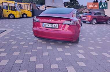 Седан Tesla Model 3 2021 в 