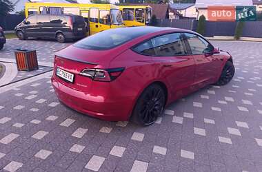 Седан Tesla Model 3 2021 в 