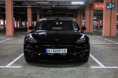 Седан Tesla Model 3 2023 в 