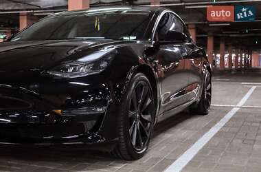 Седан Tesla Model 3 2023 в 